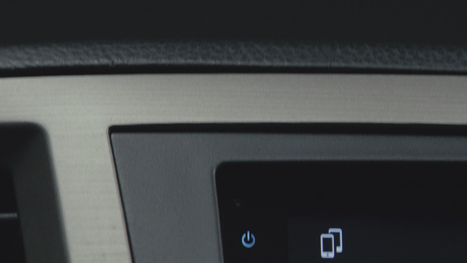DMH-W2770NEX 2-DIN 6.8
